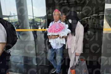 未婚妻被傳搭上澳門富二代,74歲TVB男星憤怒澄清!稱7月份才出獄
