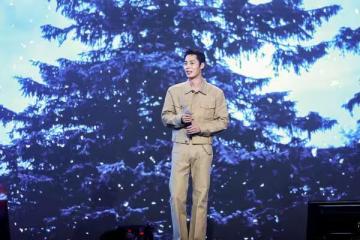 李宰旭爆紅初訪台灣:沒想到粉絲這麼多! 抱禮物上飛機至今難忘