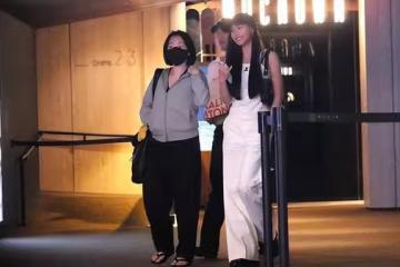 直擊小S隔7個月首現身!Lily陪身邊露笑容 疑女兒高帥男友曝光