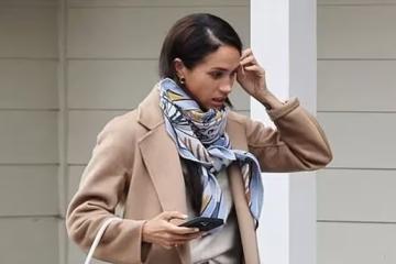 紐約街頭致敬女王!梅根·馬克爾用一條絲巾掀起時尚風暴