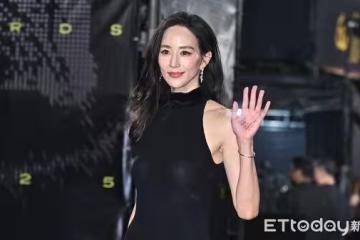 張鈞寧揮手被發現「手掌整片黑字」！　金鐘隔3天解密：是醫生名