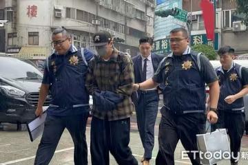 坤達「上銬包手」抵達警局!涉造假病例逃兵遭拘提