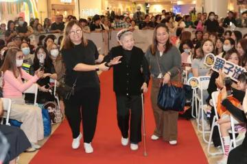 90歲TVB女星拄拐杖宣傳新劇！精神狀態佳！恐怖角色讓視帝小時候睡不著