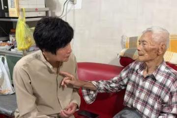洪榮宏罕見爆哭！　95歲恩師中風失語...「師徒重逢」超激動