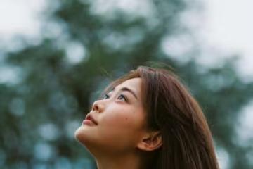 破億女歌手驚人真面目曝光　狂吐痰吐到「用掉一包衛生紙」