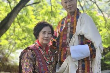78歲汪明荃結婚16年終圓夢!首披嫁衣,79歲羅家英情不自禁親額頭