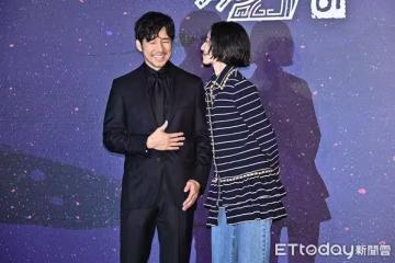 桂綸鎂、西島秀俊演夫妻!大讚:他像大樹抓住我 溫柔互動曝光