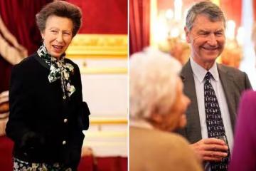 安妮公主悄然開啟聖誕季,熱聊101歲女兵獲贊王室支柱!