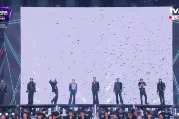 MAMA／SJ連唱4首變主場！希澈帥回巔峰神顏　「超帥短髮」出場殺爆