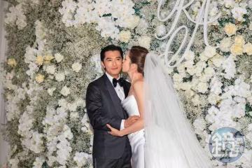 許瑋寧婚禮爆插曲！「3男星兄弟情生變」他打招呼遭無視 廁所互動曝