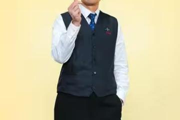 楊佑寧5歲愛女迷《獵魔女團》 他掀衣露腹肌問:像不像Saja Boys