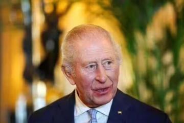 英王查爾斯三世癌後復原，77歲仍能超越攝影師引關注！