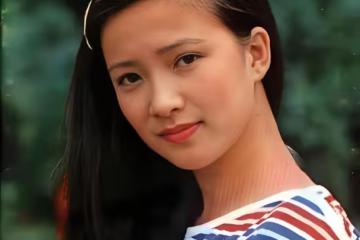 何晴最後露面臉色蠟黃笑容僵硬!前夫許亞軍妻子因何晴獨子火出圈