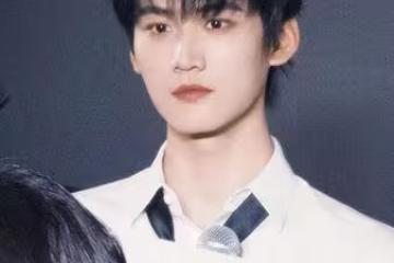23歲周柯宇《狙擊蝴蝶》爆紅!親二哥是「短劇男神」坎坷身世曝光
