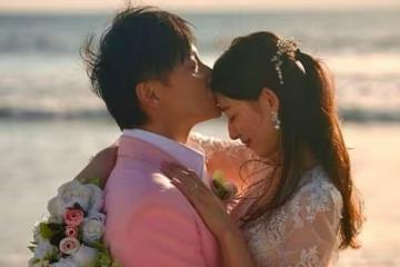 45歲香港男星狂曬親子照！女兒穿公主裙可愛至極，網友：和爸爸一個模子