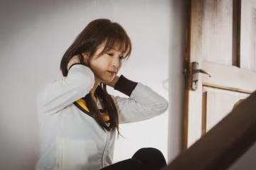 偶像劇女王回歸！ 賴雅妍長發正翻「致敬楊丞琳水母頭」　拉邵雨薇當閨蜜