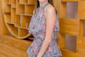 前TVB小花獲電台高層老公慶生!少女感依舊!結婚14年已無生子計劃!