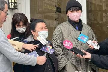 許富凱到靈堂見曹西平　林美秀「他去天堂繼續罵醜八怪」