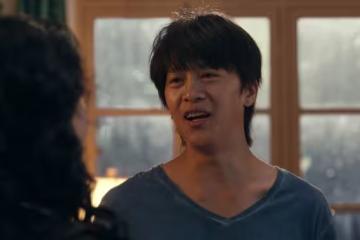 《小城大事》都是親人被抓，鄭德生和楊奶奶的反應高下立現