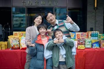 九孔誇口「搞定小孩」下秒崩潰! 光頭童星戴假髮「吃飯一直吃到」