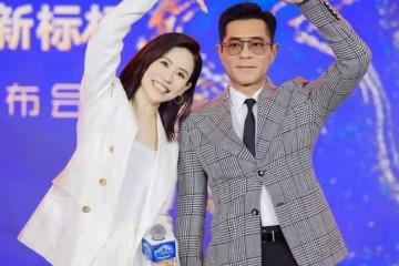 古天樂給媽媽慶生曬一家合照!難得露出笑容!宣萱留言送祝福!