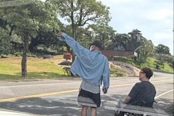 具俊曄親背癱瘓隊友去看大S 1舉動讓他不舍哭了:飯一口都咽不下去