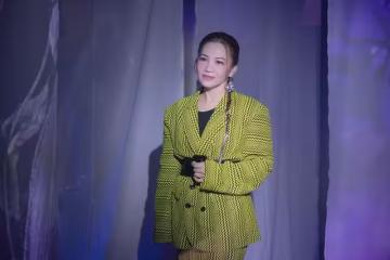 擁三座金曲歌后還不夠! 黃妃化身「江湖女俠」強勢再次叩關