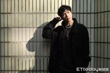 他一首歌沖3000萬點擊爆紅、收益破百萬 卻在19歲確診超罕見疾病