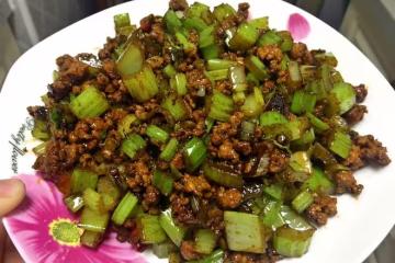 下飯菜：肉末芹菜
