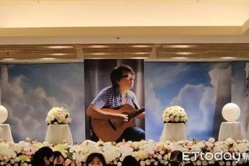 袁惟仁告別式遺照曝光! 兒女哀戚現身「林俊傑、劉若英也來了」