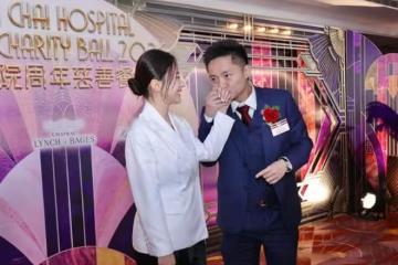香港富三代怒斥某港媒中傷未婚妻!承認行為博出位,但全家都愛國愛港!