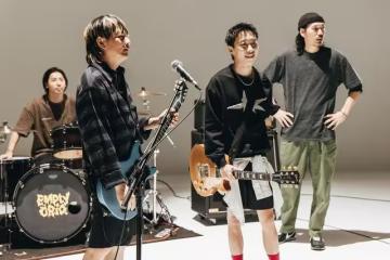 他為湊錄音費「一天工作15小時」 白天當老師晚上理貨...樂團仍解散
