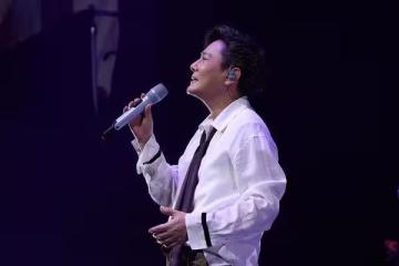 張信哲突放閃「最愛的女人」! 超甜合體比愛心全場炸了