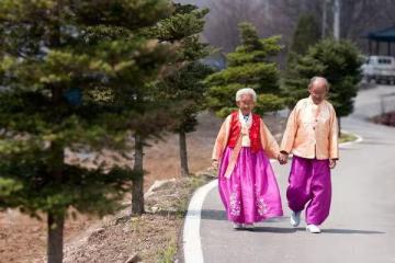 將與爺爺重逢！　《我的愛，別渡過那條河》102歲奶奶離世