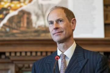 查爾斯派弟弟暗中處理王室內部問題,背後真相令人震驚!
