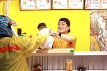 馬國弼下戲秒沖炸雞店　趕場打工「13年還清4500萬債務」