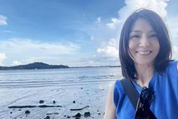 女神楊采妮52歲了!慶生照美顏凍齡…罕放閃老公:享受二人世界
