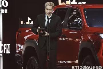 直擊／周湯豪西裝帥到沒天理！　曝比莉情緒崩潰：這15年經歷太多