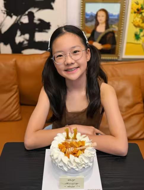 TVB視帝大女兒慶11歲生日！近照曝光少女味十足！與媽媽極為相似！