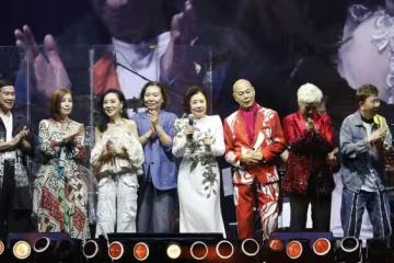 70歲TVB前女星舉辦演唱會！超性感透視裙跳唱《APT.》！趙雅芝汪明荃黎耀祥眾星雲集