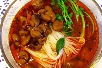重慶肥腸面(專業洗腸小清新慎入)