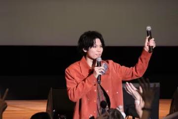 人氣男神見面會下台互動！　8月來台倒數「親自遞麥」霸氣寵粉