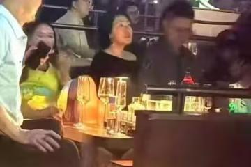 S媽才憂要被趕出家!小S帶飛上海酒吧放鬆 母女機場互動被目擊