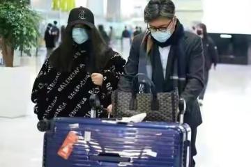 王岳倫和美女酒後同回酒店舉止親密 曾因酒醉壁咚女生