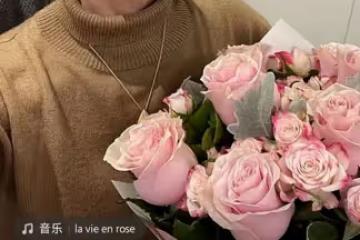 陳冠希前女友結婚8周年!與外國老公吃大餐慶祝,感謝對方支持她
