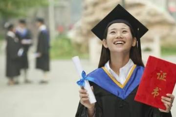 阿姨你真會開玩笑,我家買的婚房,憑什麼加上你的名字?