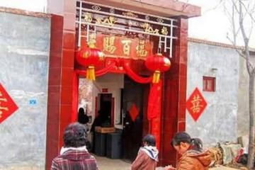 結婚當天,新娘嫌彩禮太少不嫁,親友卻說她做的對