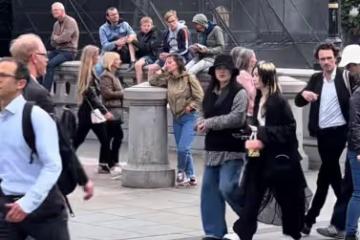 馬思純現身英國被拍!發福明顯狀態似素人,腹部隆起男友形影不離