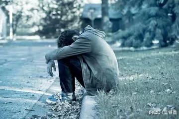 我在外為生活打拚，結婚才2年的妻子卻背著我出軌。我撕心的痛