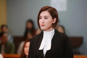 演技再被認可,TVB人氣小花壓力大爆紅斑,向閨蜜請教如何演律師